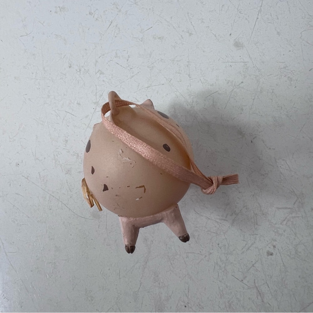 Pink Pig round ornament - Picture 8 of 12